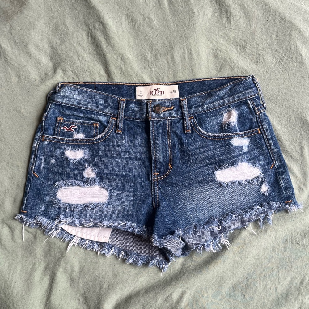 Vintage Y2K Hollister Distressed Denim Shorts — Size 3!!